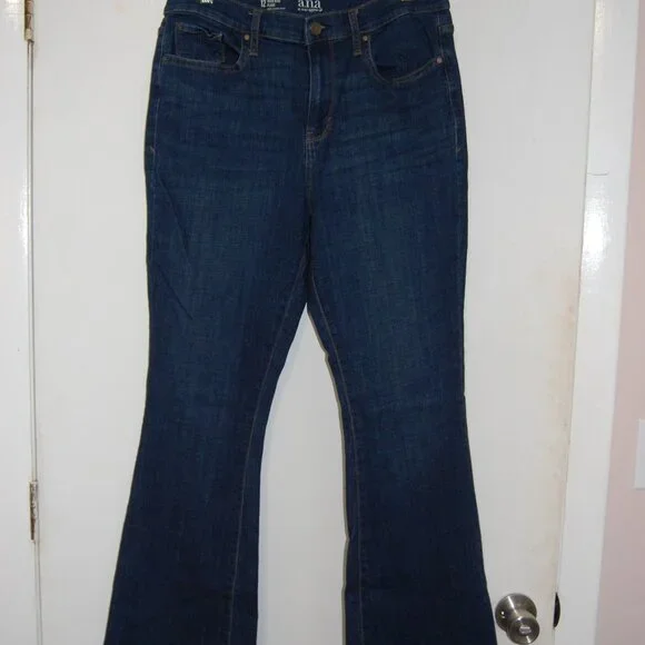 a.n.a. High Rise, Flare Jeans - Picture 6 of 7